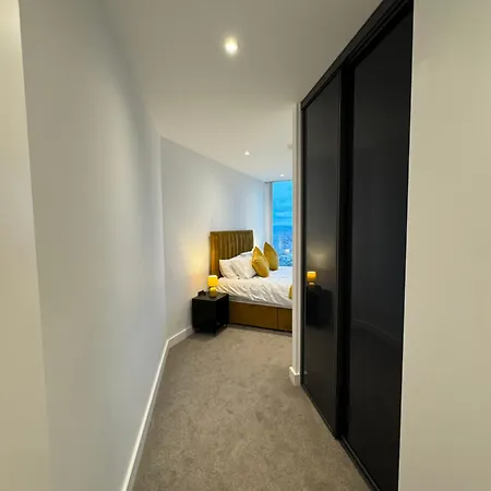 Apartment 3 Bedroom Penthouse In The Centre Deansgate New Build High Floor