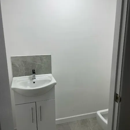 Modern 5 Bedroom House Manchester