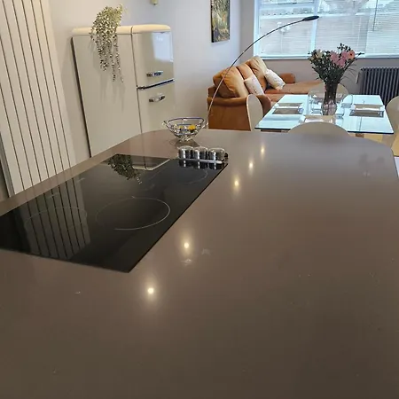 Spotless And Spacious Holiday home *