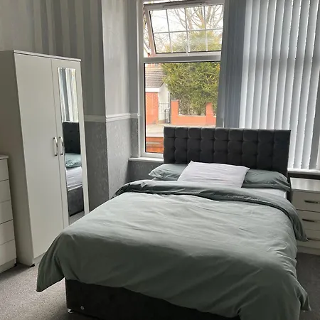 Away From * Mánchester