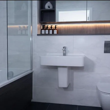 Luxurious Flat In Apartment Manchester