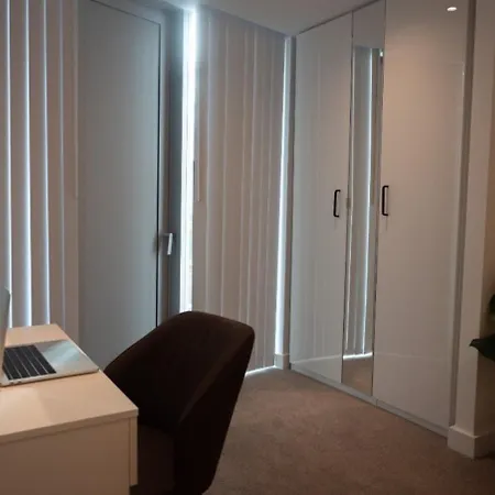 Luxurious Flat In Apartment Manchester