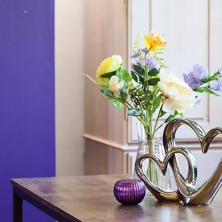 The Loft In A 6 Bedroom Victorian Shared House, Sleeps 4, Super King, Two Single Bed Apartmán *
