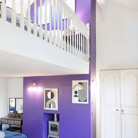 The Loft In A 6 Bedroom Victorian Shared House, Sleeps 4, Super King, Two Single Bed Manchester