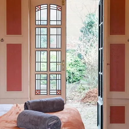 The Gold In A 6 Bedroom Victorian Shared House, Sleeps 4, Super King Bed, Double Bed Манчестер