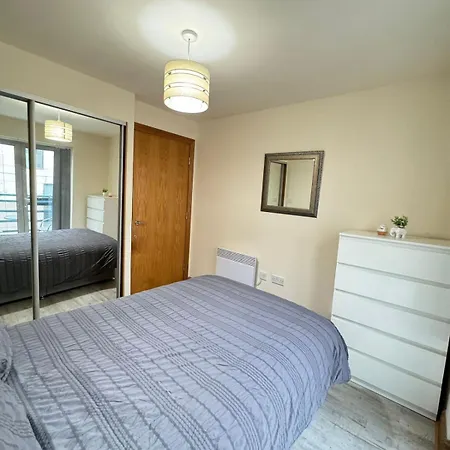 Spacious 2-bed Flat Next To Piccadilly Station, Mcr