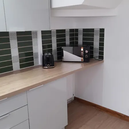 منزل للإقامة Luxury Family 3 Bedroom House - *