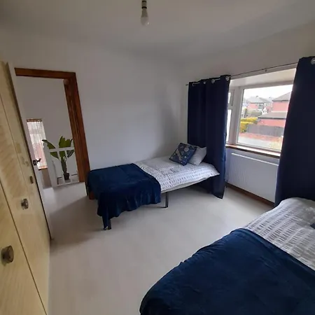 Luxury Family 3 Bedroom House - Room