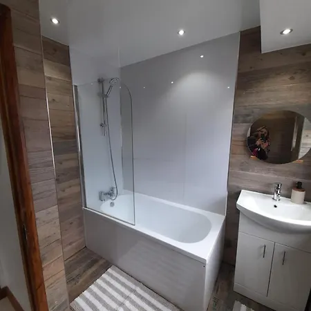 Luxury Family 3 Bedroom House - * مانشستر