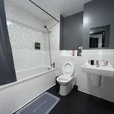 Suite-dreamz-mcr アパート