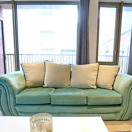 Pass The Keys Flat With Balcony Mins From Manc Hotspots