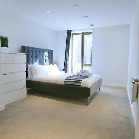 Apartmán Pass The Keys Flat With Balcony Mins From Manc Hotspots Manchester