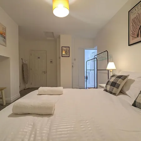 Modern Near Centre Διαμέρισμα *