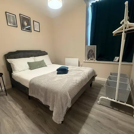 Apartament Westwwod House