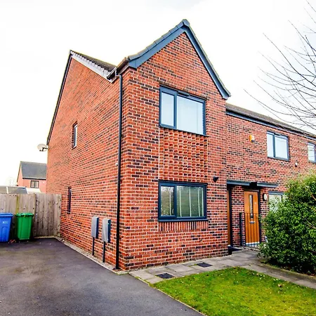 Cityside Deluxe - 3 Bedroom House Great For Family With Free Parking & Garden