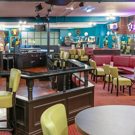 曼联萨斯酒店 酒店 3*