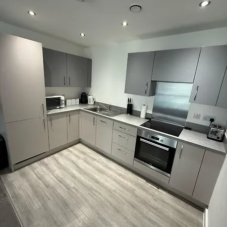 Escape To Modern 2br In Centre! Lägenhet