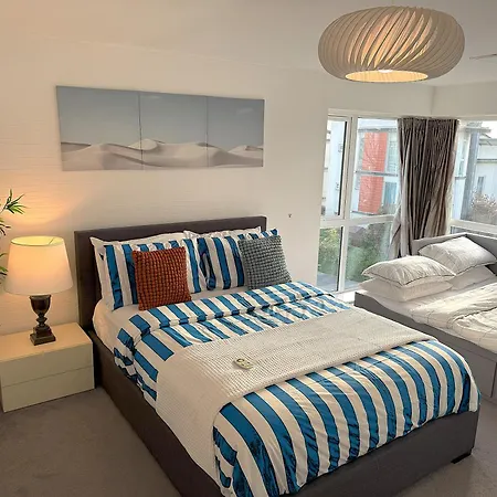 Luxury - Pick A - Free Parking & Kitchen Access, Near Etihad Stadium, The Coop Live & Piccadilly Station, * Manchester