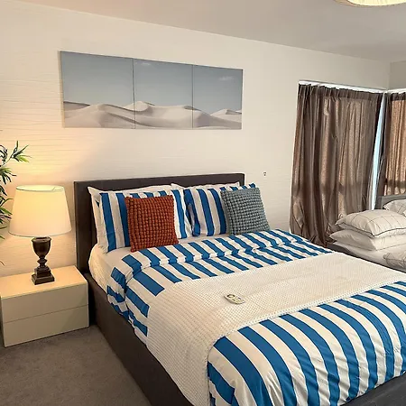 Luxury - Pick A - Free Parking & Kitchen Access, Near Etihad Stadium, The Coop Live & Piccadilly Station, *