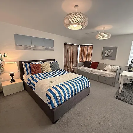 Habitación en casa particular Luxury - Pick A - Free Parking & Kitchen Access, Near Etihad Stadium, The Coop Live & Piccadilly Station,