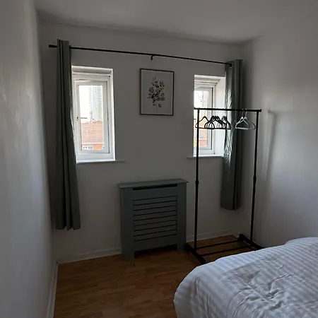 Stylish 3 Bed Flat Near Centre With Parking アパート マンチェスター