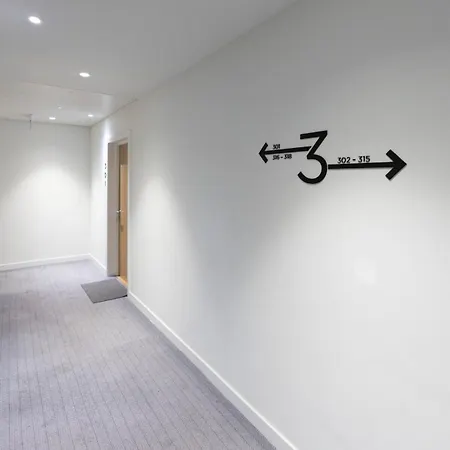 Park View 3 Bed Ensuite Only 5 Min Walk To Arndale Apartment