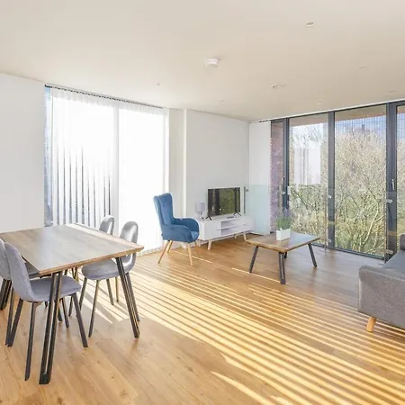 Park View 3 Bed Ensuite Only 5 Min Walk To Arndale *