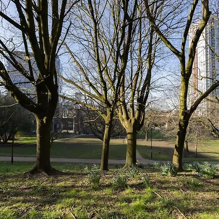 Park View 3 Bed Ensuite Only 5 Min Walk To Arndale Apartment