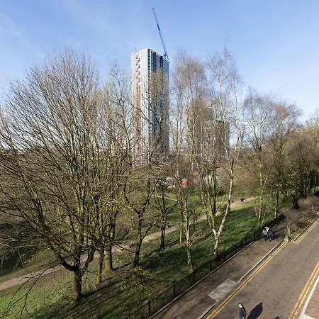 Apartment Park View 3 Bed Ensuite Only 5 Min Walk To Arndale