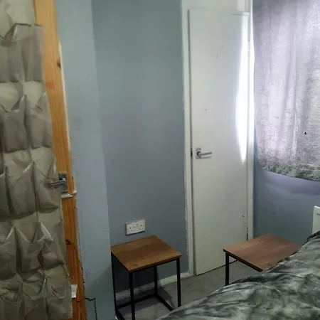 1 Bedroom In A Shared House Manchester