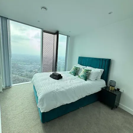 3 Bedroom Penthouse In The Centre Deansgate New Build High Floor Apartment *