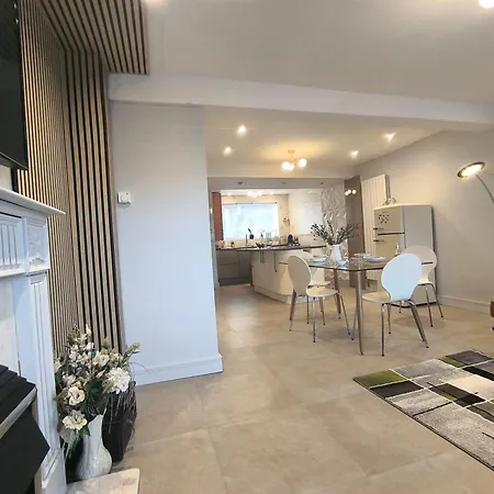 Spotless&spacious Mánchester