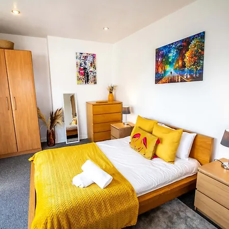 2 Bed Didsbury Flat Sleeps 6 Free Parking Μάντσεστερ