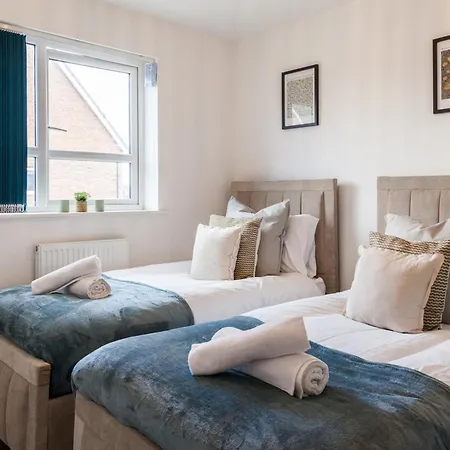 Luxe Stays-sleeps 9-hot Tub-pool Nyaraló Manchester