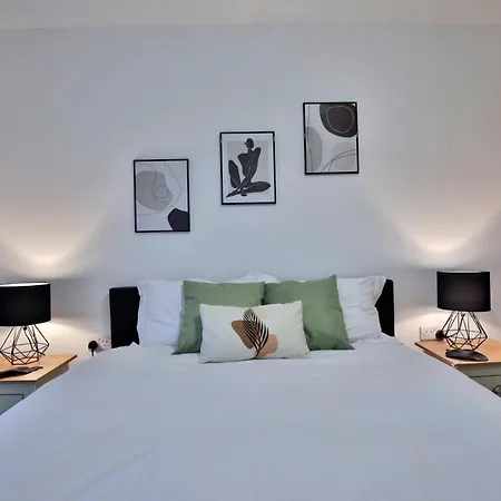 Apartment - 2-bed - Sleeps 4 - Wifi Manchester