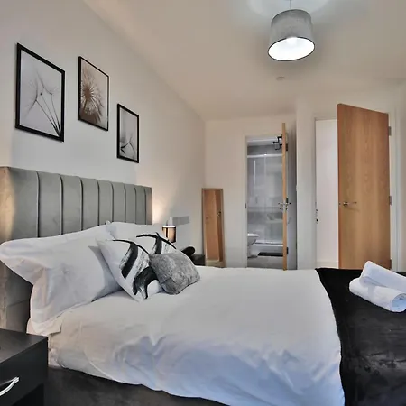 - 2-bed - Sleeps 4 - Wifi Apartment