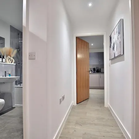 Apartment - 2-bed - Sleeps 4 - Wifi