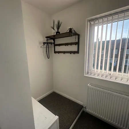 Holiday home Airport House - Long Near Hospital!