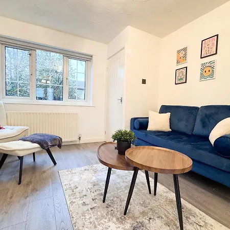 Holiday home Cozy 2 Bed - Free Parking, Great Location By Vista Short Lets Manchester