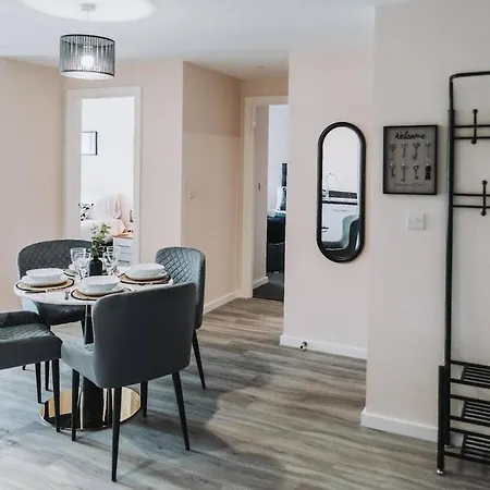 2bed 2bath Nr Old Trafford Parking Apartment