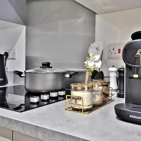 Apartment - 2-bed - Sleeps 4 - Wifi Manchester