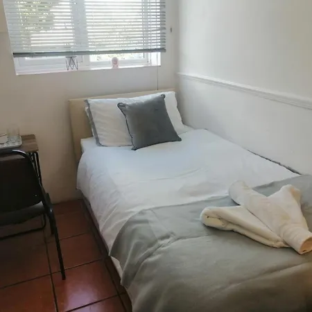Gorton Elsham Gardens - Delight Accommodatie bij particulieren *