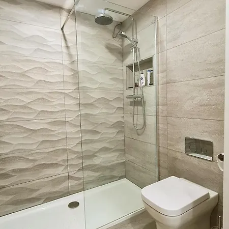 In Chorlton And Close To Everything Апартаменты