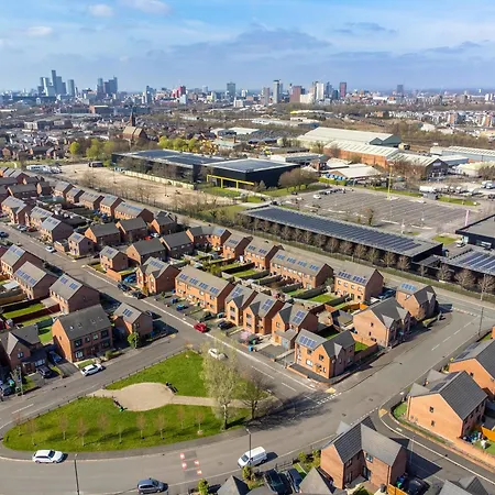 Dom wakacyjny Large Family House With Free Parking - 3 Bedrooms 6 Beds Manchester