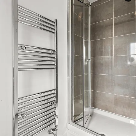 Large Family House With Free Parking - 3 Bedrooms 6 Beds Dom wakacyjny Manchester