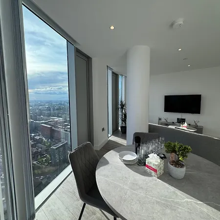 3 Bedroom Penthouse In The Centre Deansgate New Build High Floor * Manchester