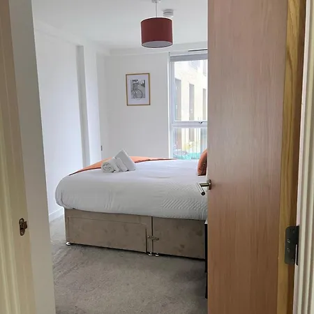 Stylish 2-bed In Salford By Prymeo, Duplex Layout - Sleeps 4 Manchester