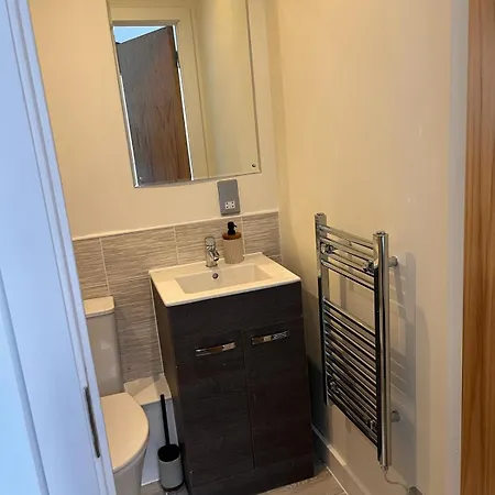 Stylish 2-bed In Salford By Prymeo, Duplex Layout - Sleeps 4 Manchester