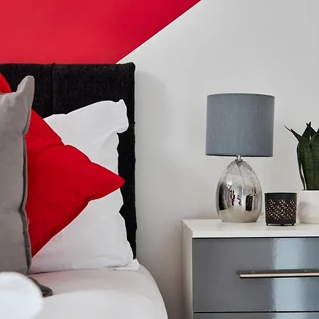 Spacious Apartment, Free Parking, Near Centre By Hass Haus Манчестер