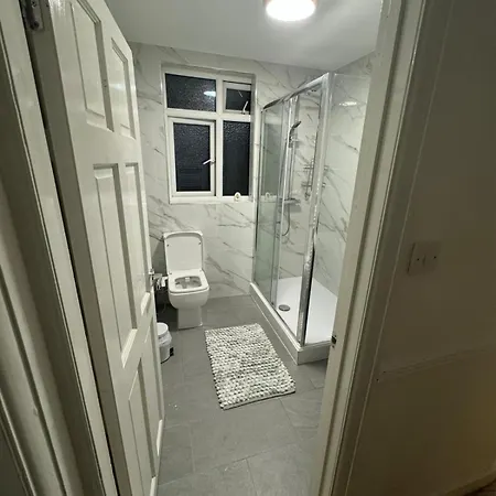 Elegant Estates 4 * Manchester